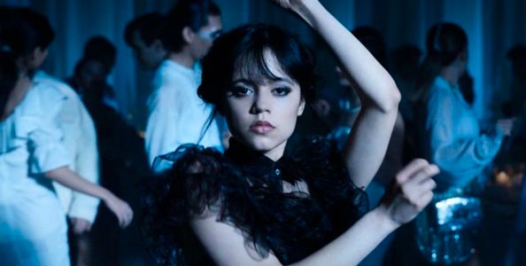 Сериал Уэнсдей - Уэнсдей и детективное расследование